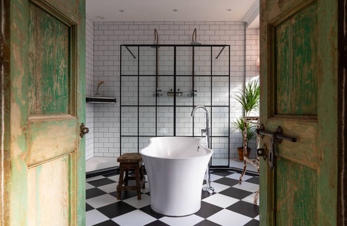 Crewkerne Hotel | The Crooked Swan