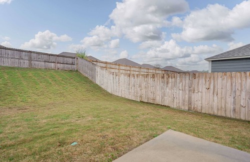 Tuscaloosa Haus | The Crossing Cottage- 4 BR 2.5BA- Ping Pong Table