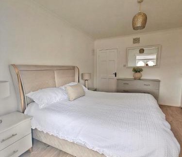 Cut Bush Wohnung | The Curragh Studio