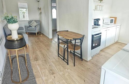 Cut Bush Wohnung | The Curragh Studio