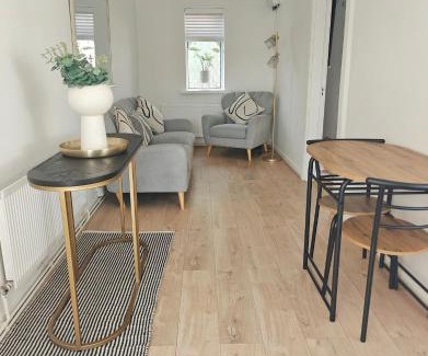 Cut Bush Wohnung | The Curragh Studio