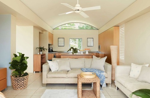 Palm Beach Haus | The Curve by Contemporary Hotels