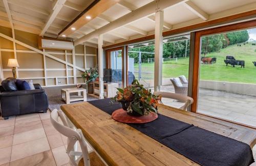 Barrengarry Haus | The Dairy at Cavan I Kangaroo Valley I Stunning Views