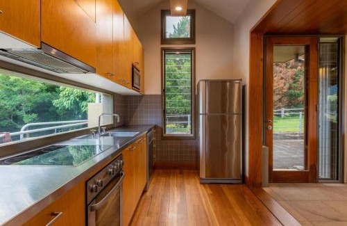 Barrengarry Haus | The Dairy at Cavan I Kangaroo Valley I Stunning Views
