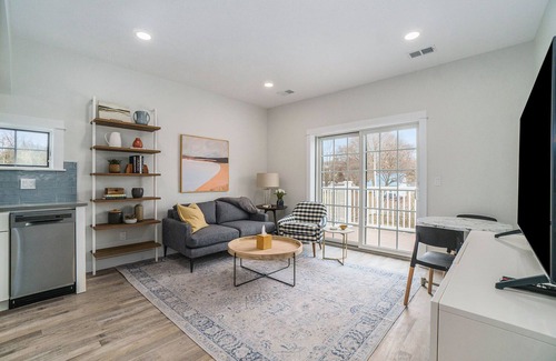 Onekama Eigentumswohnung | The Dala House Suite #4 with Private Lake Access