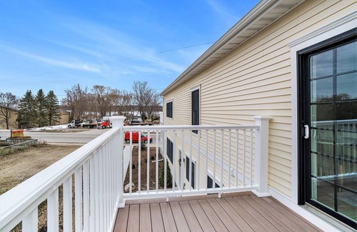 Onekama Eigentumswohnung | The Dala House Suite #4 with Private Lake Access