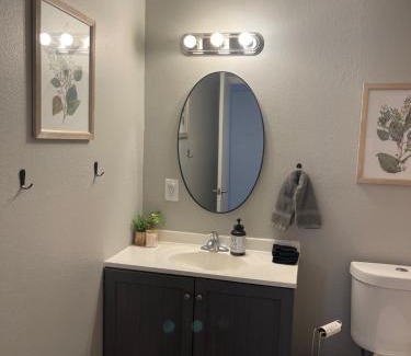 Hamilton Wohnung | The Deannie Apt #6 - Simple and Homey 2bd w/WiFi