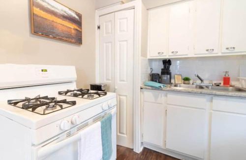 Columbus Haus | The Delightful Doubles- Unit B- Centrally Located