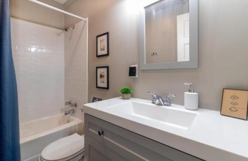 Columbus Haus | The Delightful Doubles- Unit B- Centrally Located