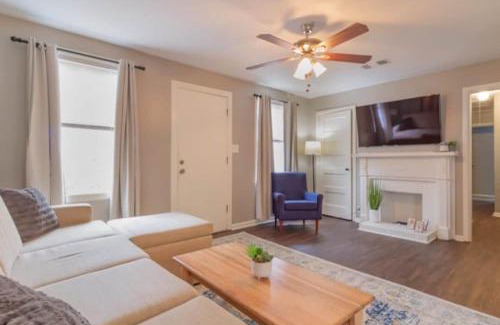 Columbus Haus | The Delightful Doubles- Unit B- Centrally Located