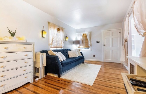 Joshua Tree Hütte | The Desert Rose Cottage with WiFi, AC in charming Joshua Tree