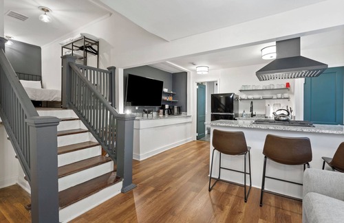 Old Fourth Ward Wohnung | The Dobbs Atlanta Beltline 3BR/2BA | Gazebo | Cornhole | 1 Mile to Downtown