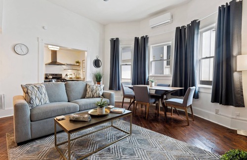 Old Fourth Ward Haus | The Dobbs - Luxury 6 BD/4 BA Atlanta Beltline, Midtown, Downtown Steps Away