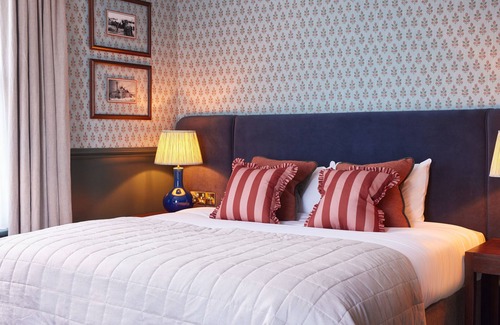 Bury St Edmunds Hotel | The Dog & Partridge by Greene King Inns