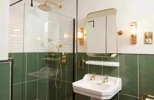 Bury St Edmunds Hotel | The Dog & Partridge by Greene King Inns