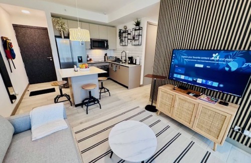 San Jose Wohnung | The Dorian-Luxurious Chic 1-Bdr Apt- AC,Gym,Pool,WiFi, Minutes from SJO Airport