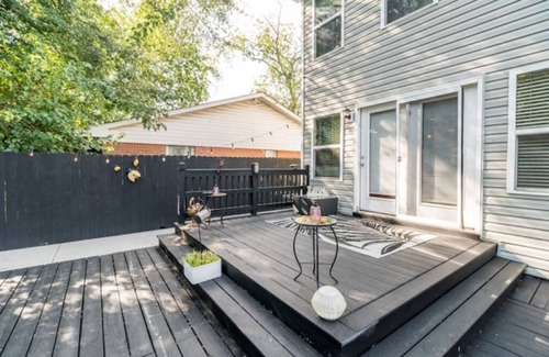 Fleet Haus | The Dream! Luxury Home By Norfolk Base King Bed