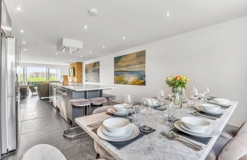 Bamburgh Haus | The Duchess - North East Escapes