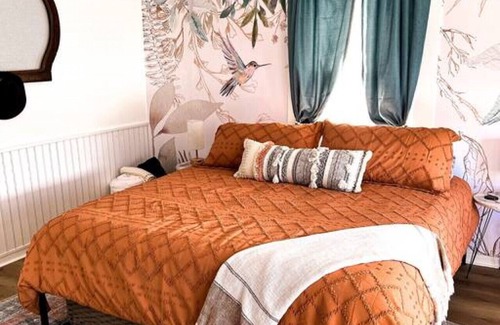 Old Town Hotel | King Suite in Boutique Hotel3, walk to downtown