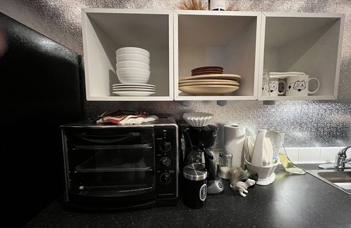 Mount Horeb Haus | The EarthHouse ~ Wall-to-wall unique style, Luxury Linens and Amazing Comfort