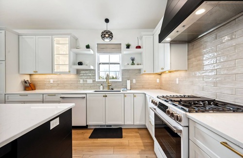 Ephraim Haus | The Edelweiss: NEW 6 BR/Theatre/Game Room/Fire Pit