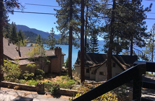 Zephyr Cove Kabine | Der Inbegriff des rustikalen Charme mit modernen Annehmlichkeiten.