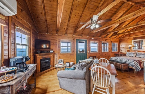 Valley Head Kabine | The Escape-views of 3 states w/hot tub