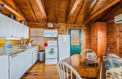 Valley Head Kabine | The Escape-views of 3 states w/hot tub