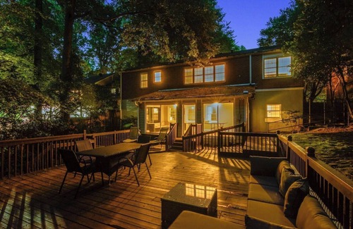 Atlanta Villa | Das Anwesen in Emory, Atlanta 7 BDR 16 Personen