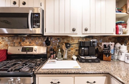 Hoffman Estates Haus | “The Executive” PRIVATE BEDROOM and Bathroom in our Home with use of the Hot tub