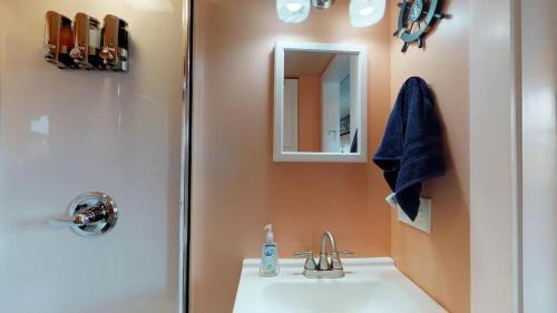 Sanford Haus | The Famous Houseboat in Sanford