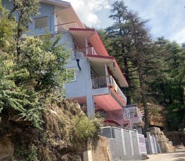 Dharamshala Wohnung | The Fiddlehead Fern