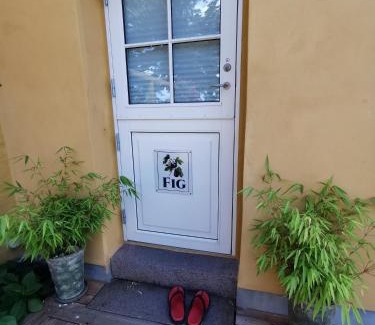 Arnager Haus | The FIG Studio - "Den Gule Svane" Guest House - near Rønne & Beach