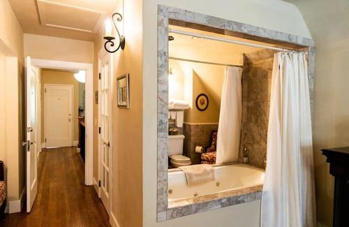 Twin Falls Bed & Breakfast | The Fillmore Inn - The Silver Suite