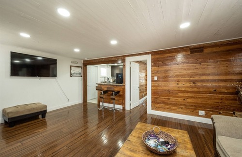 Meadows Eigentumswohnung | The Fleming Suite | 1 bed, 1 bath condo w/shared pool