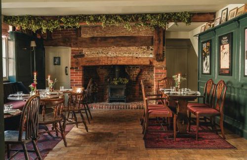 Cranborne Hotel | The Fleur de Lys