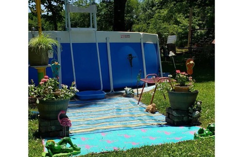 Elkins Haus | The Flip Flop House