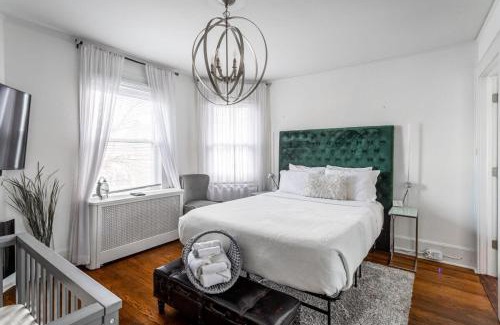 Cove - East Side - Shippan Haus | The Fred Deluxe 7 BR by I95 Train HarborVw Beach