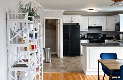 Norman's Cove-Long Cove Haus | The Full House @ The Homestead Oceanfront Suites