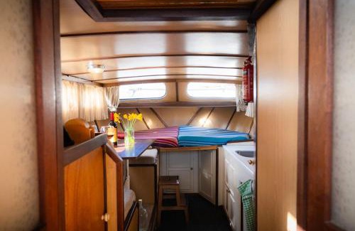 Bath Bootsverleih | The fun boat - off grid - city centre - warm & cosy