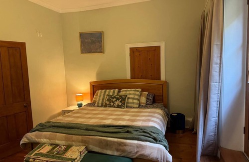 Upper Wakefield Hütte | The Garden Cottage