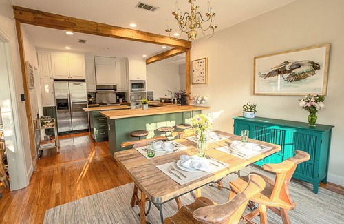 Mid City South Hütte | The Garden District Cottage - minutes from LSU and many of BR’s top restaurants