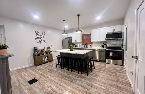 Xenia Haus | The Gathering Place - 10 min Yellow Springs - 15 min Dayton Air Force Museum