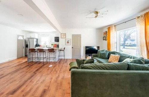 Forest Park Haus | The Georgia Peach