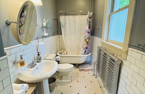 Farviews - Pattee Canyon Bed & Breakfast | The Gibson Mansion