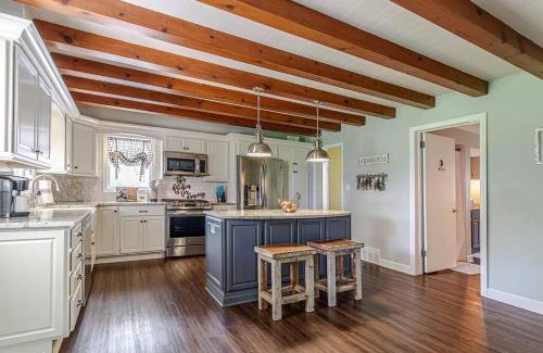 Kaneville Haus | The Goat Farm