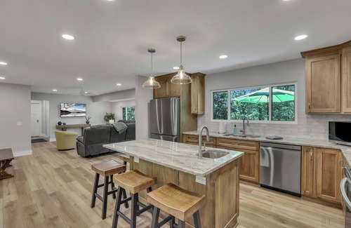 Newark Haus | The Golden Retreat | Dual Master Suites