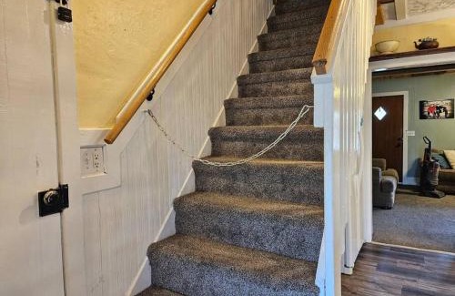 Henrieville Haus | The Goulding Cottage PLUS LOFT