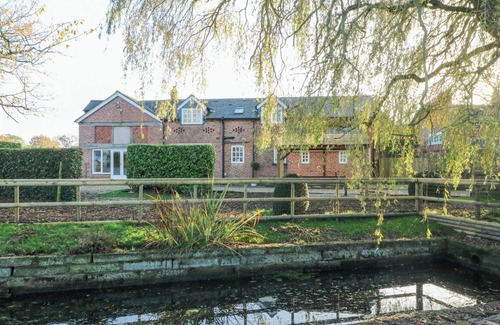 Knutsford Hütte | The Granary