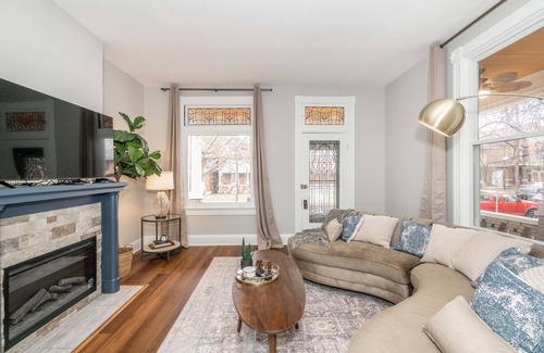 Ludlow Haus | The Grand Elm House – Updated 4 BDR Just Minutes from Downtown!